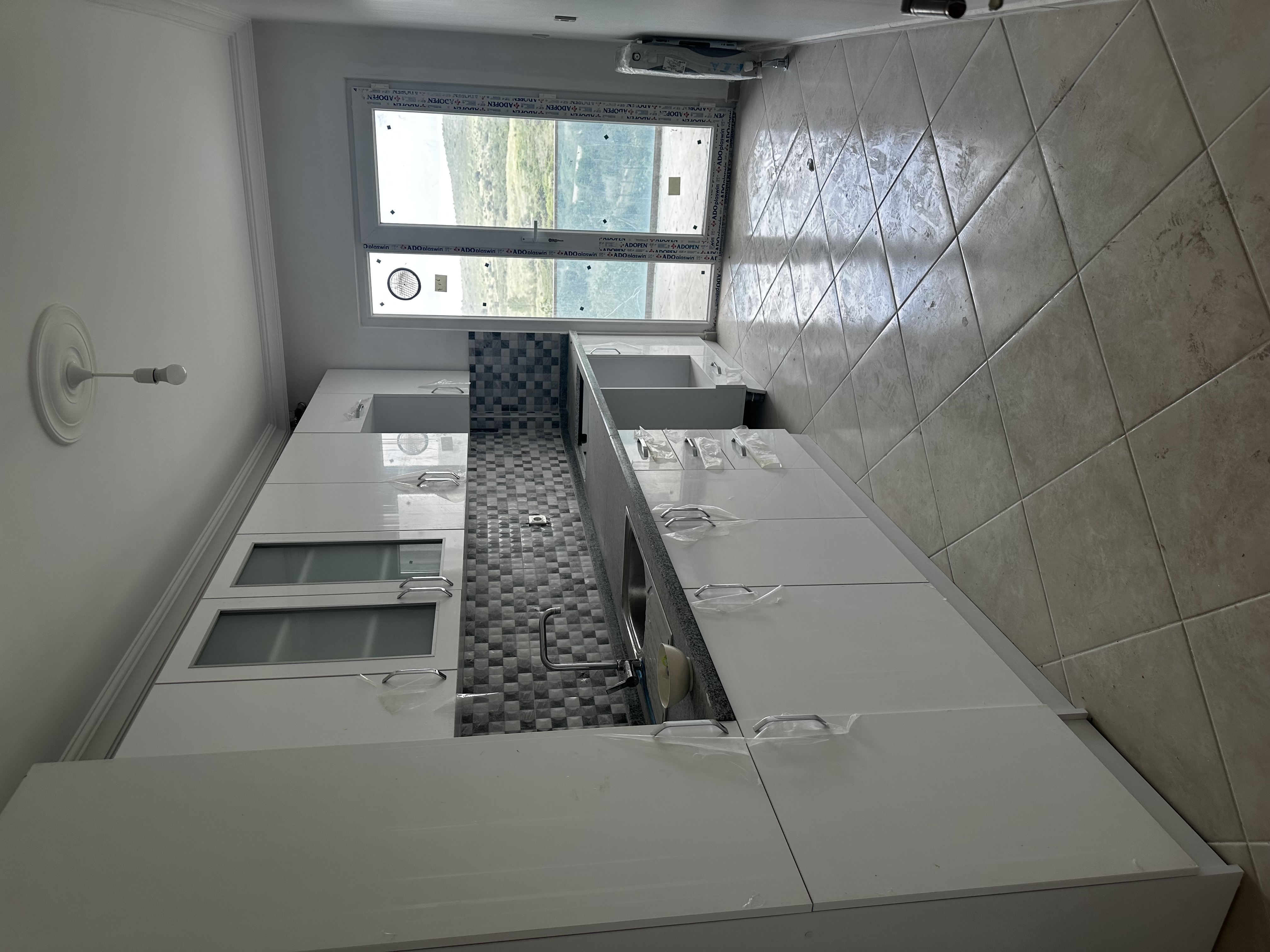 Tuzla Aydınlı'da Satılık Sıfır 3+1 Daire - Doğa Manzaralı