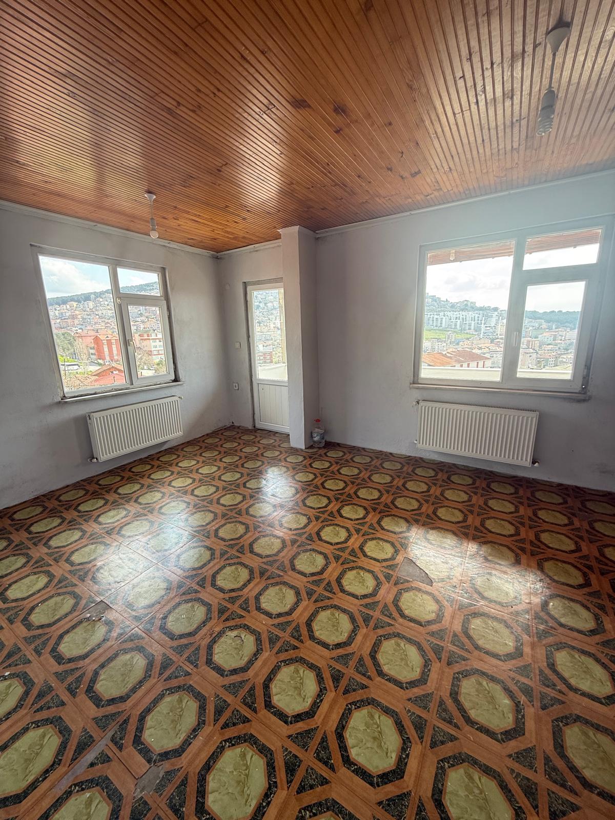 Maltepe Başıbüyük'te Deniz ve Orman Manzaralı 2+1 Daire