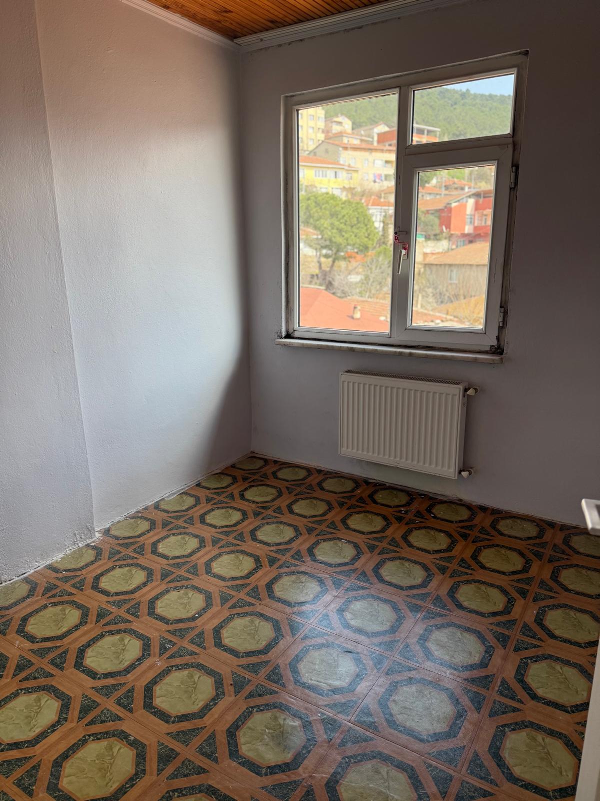 Maltepe Başıbüyük'te Deniz ve Orman Manzaralı 2+1 Daire