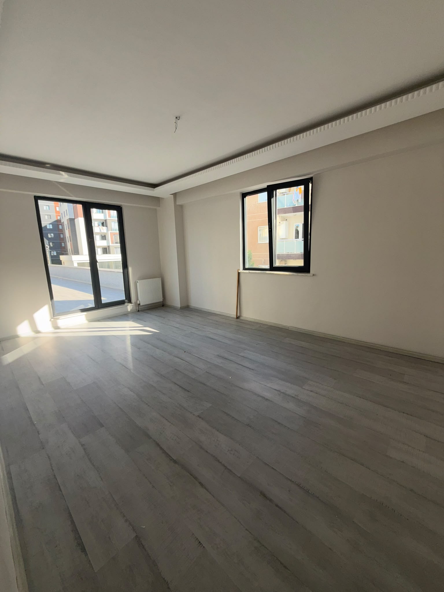 Tuzla Aydınlı'da Merkezi Konumda Satılık 3+1 Daire