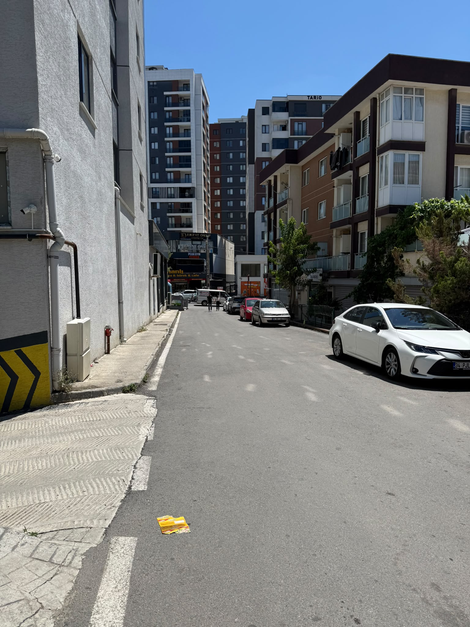 Tuzla Aydınlı'da Merkezi Konumda Satılık 3+1 Daire